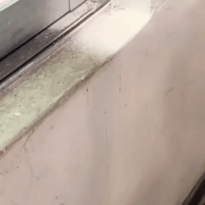 WallFix™ – Spray Pentru Repararea Pereților Albi